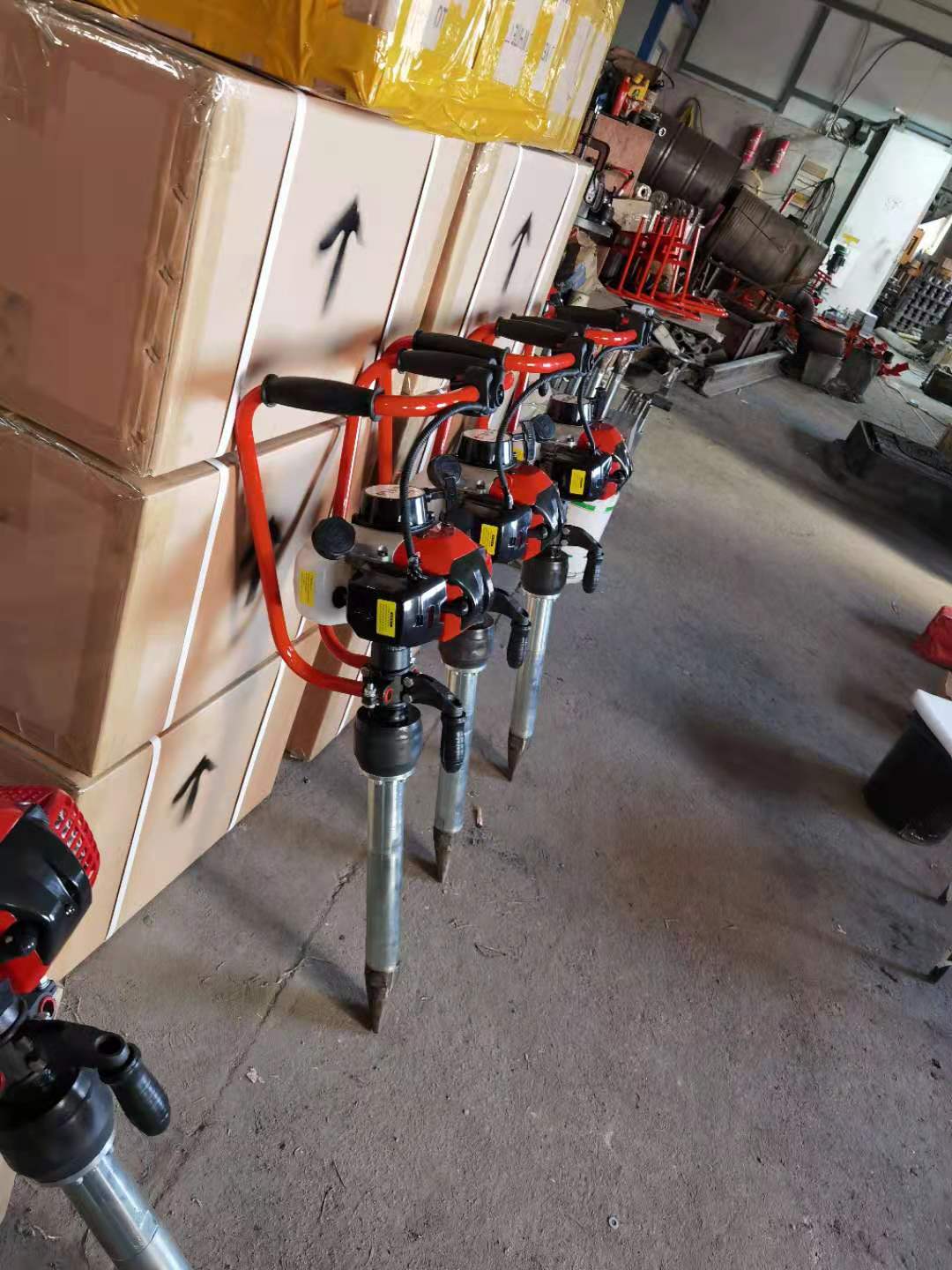 ND-4型手(shou)提式内燃(rán)搗固鎬