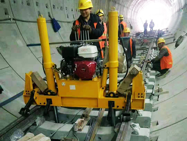 中鐵四(sì)局北京(jīng)地鐵施(shi)工