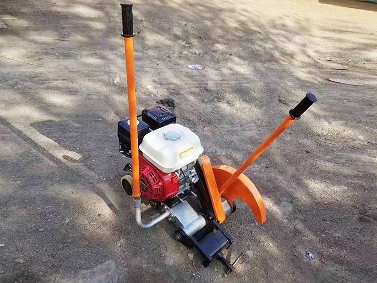 NQG-6.5II型内燃鋼軌(guǐ)鋸軌機