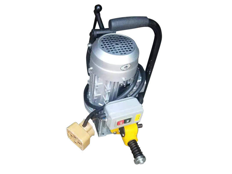 DZG-31型電動(dong)空心鋼(gāng)軌鑽孔(kong)機 