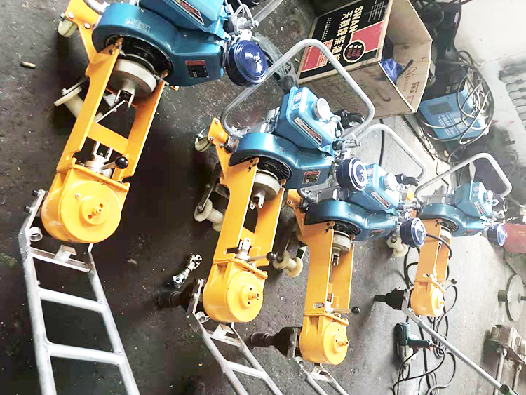 NLB-300型(xing)單頭内燃螺(luo)栓扳手 